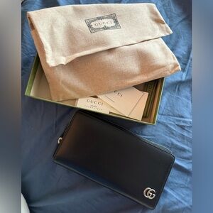 Gucci Black-Silver Calfskin Marmont Long Zip Wallet